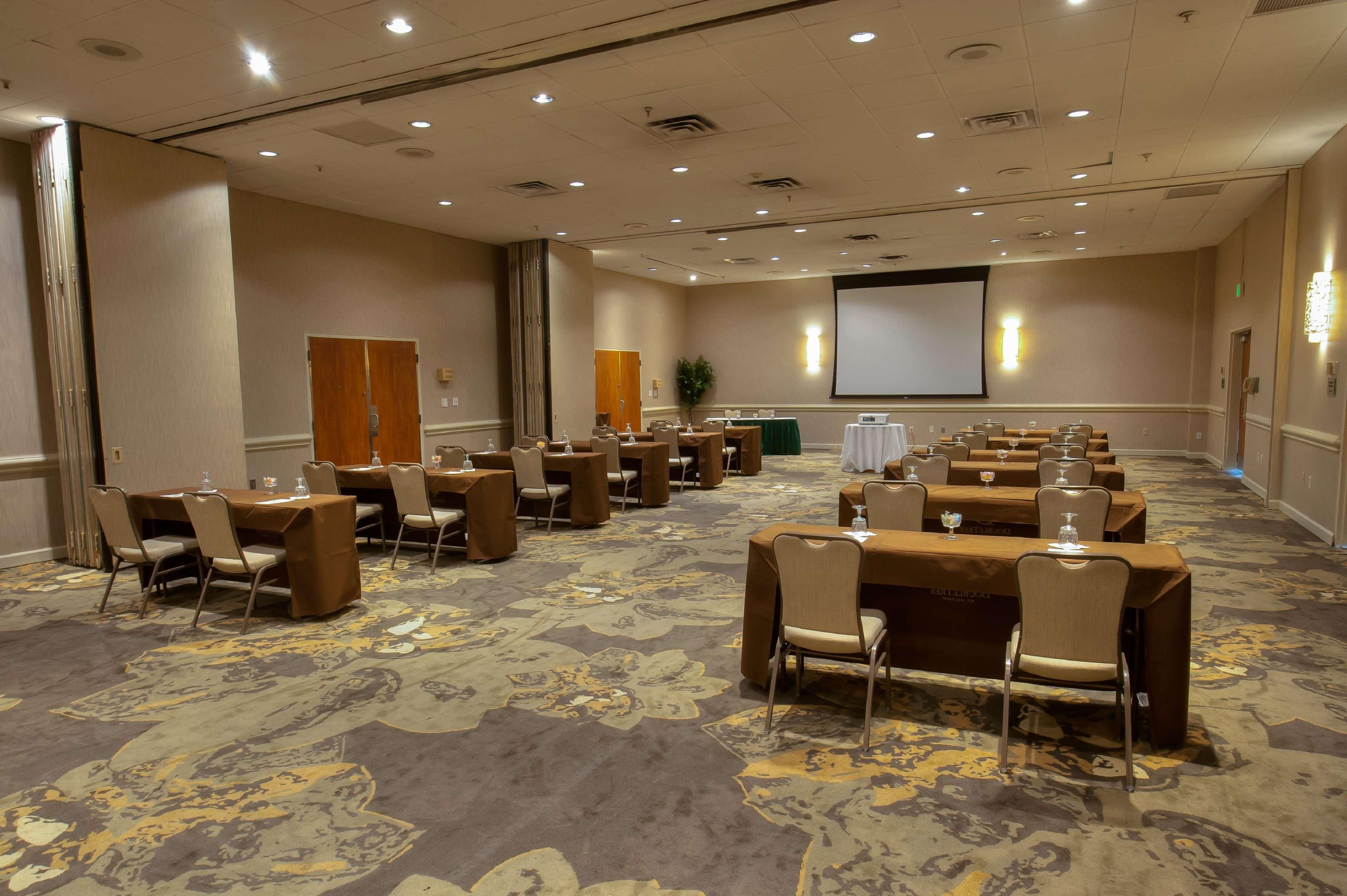 Doubletree By Hilton Baltimore North Pikesville Bagian luar foto